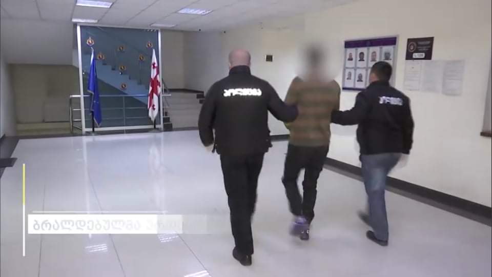 ქუთაისში აფთიაქის დაყაჩაღების ფაქტზე 33 წლის მამაკაცი დააკავეს