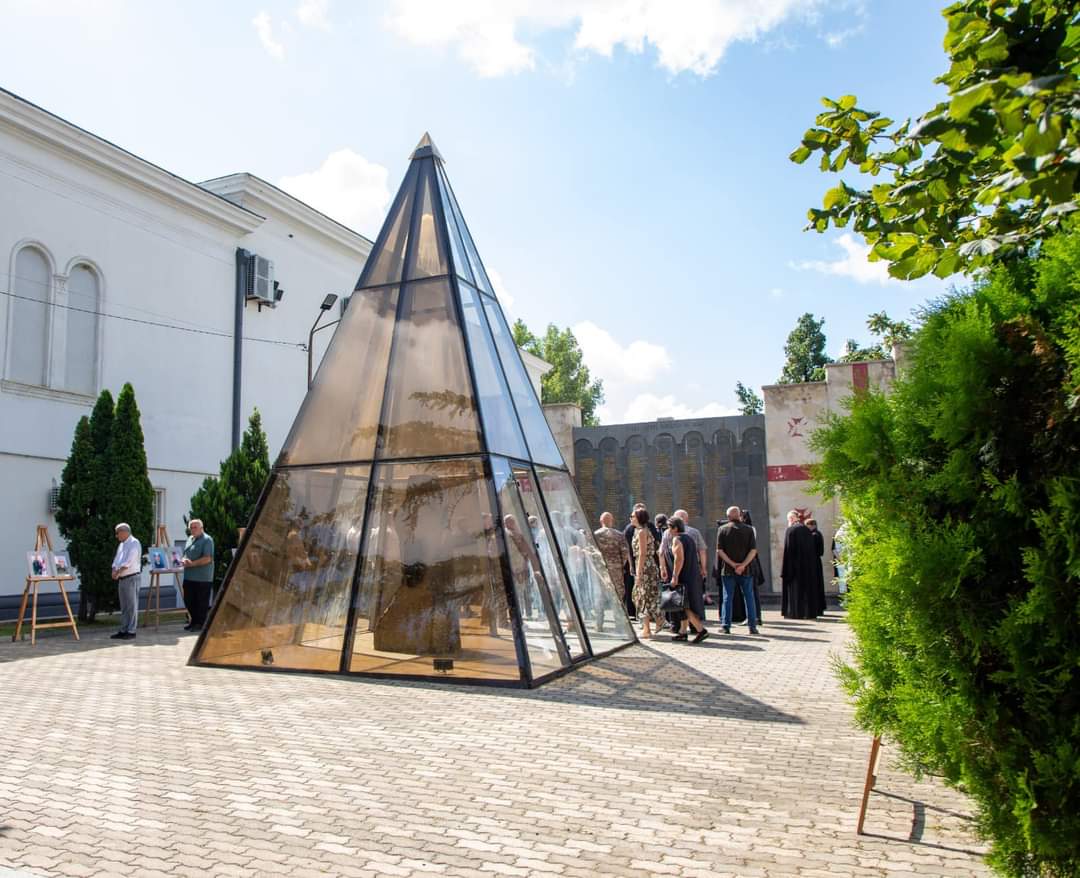 აგვისტოს ომში დაღუპულთა ხსოვნას ქუთაისში პატივი მიაგეს