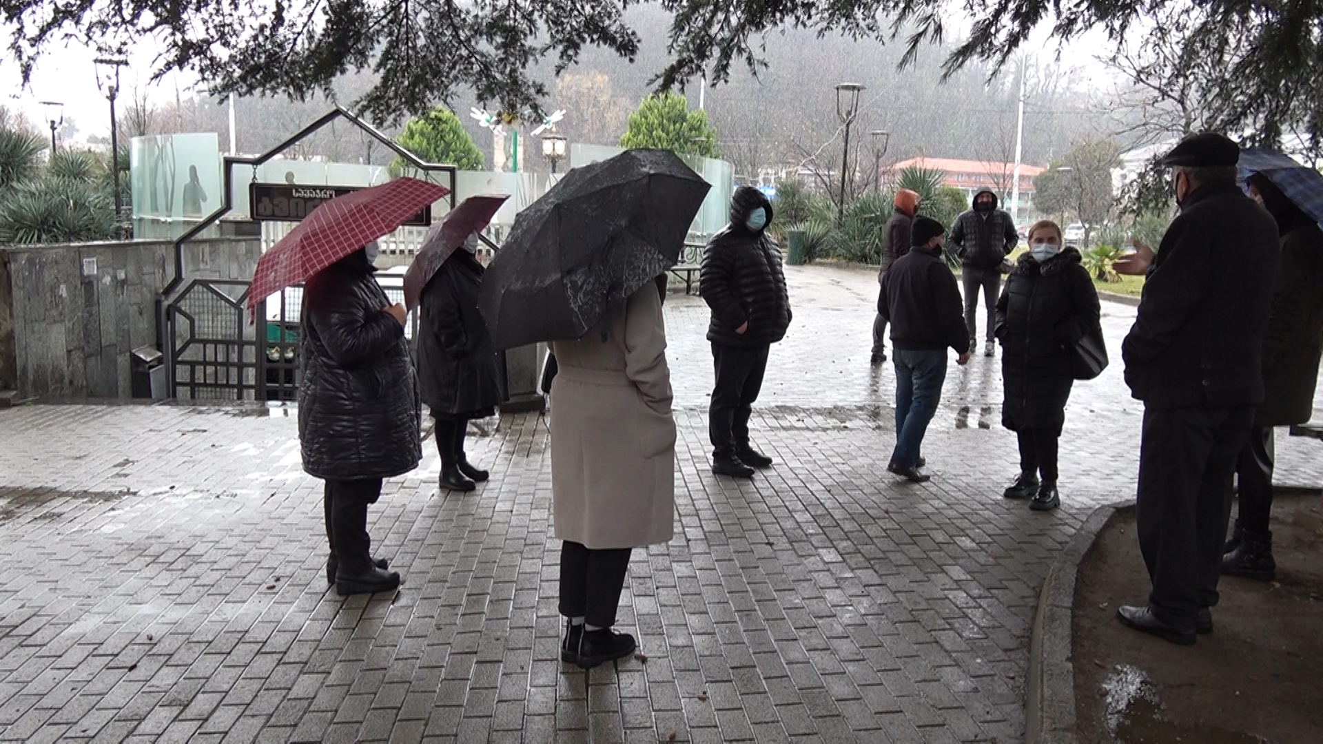 ,,გვირაბი 95-ის,, თანამშრომლებმა აქცია გამართეს