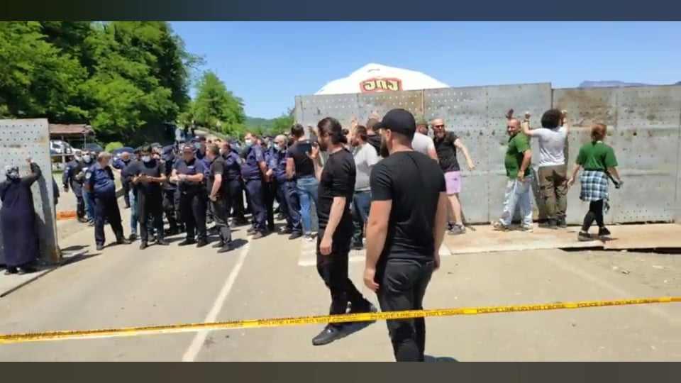 გუმათჰესთან პოლიციამ საგამოძიებო საქმიანობა განაახლა, რასაც ,,ხმაურის აქცია,, მოყვა