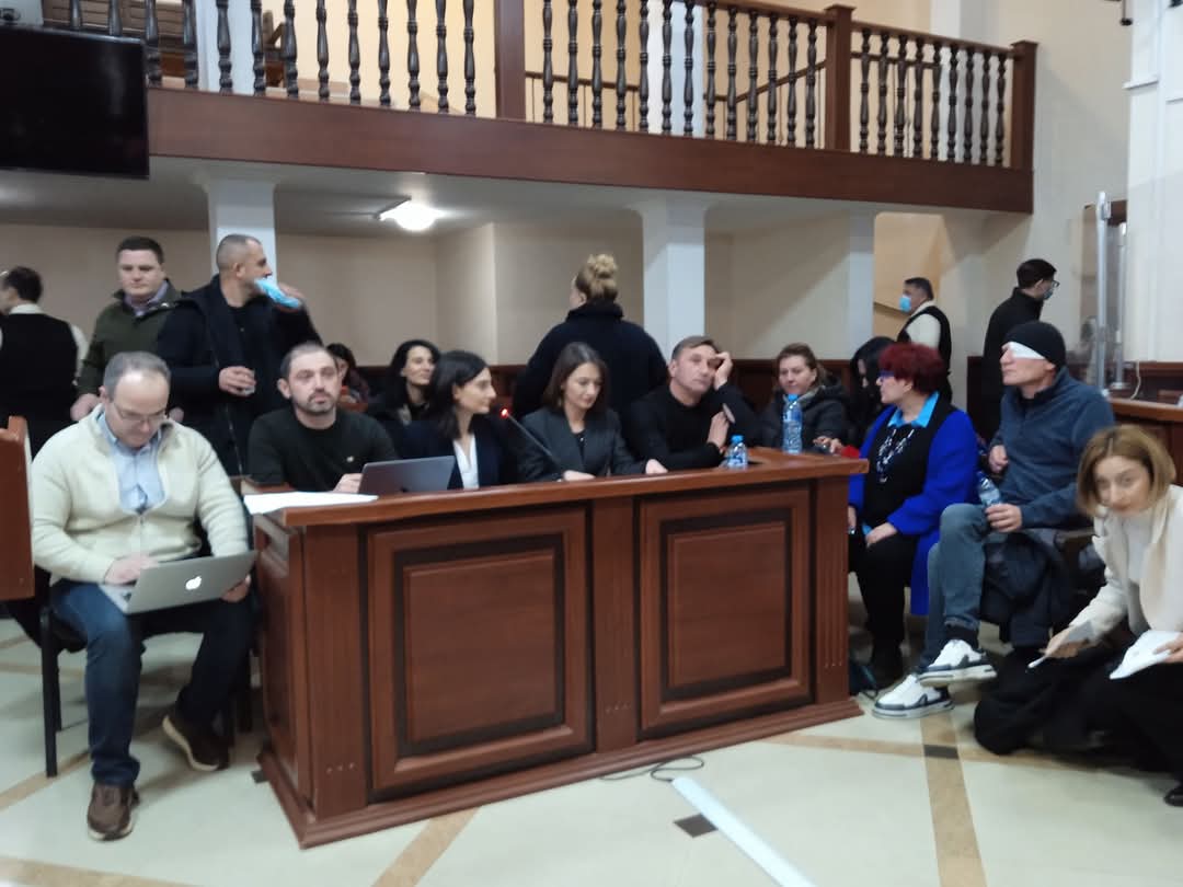 ქუთაისის საქალაქო სასამართლომ 9 ადამიანს 5000 ლარის გადახდა დააკისრა