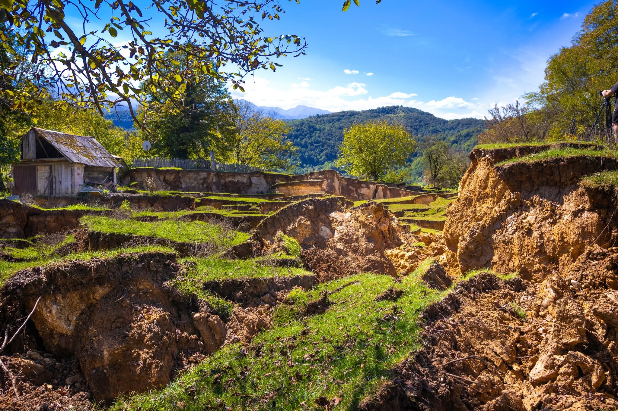 ხარაგაულის მუნიციპალიტეტის დამეწყრილი სოფლების მოსახლეობა 5 პუნქტიან საჯარო მიმართვას ავრცელებს