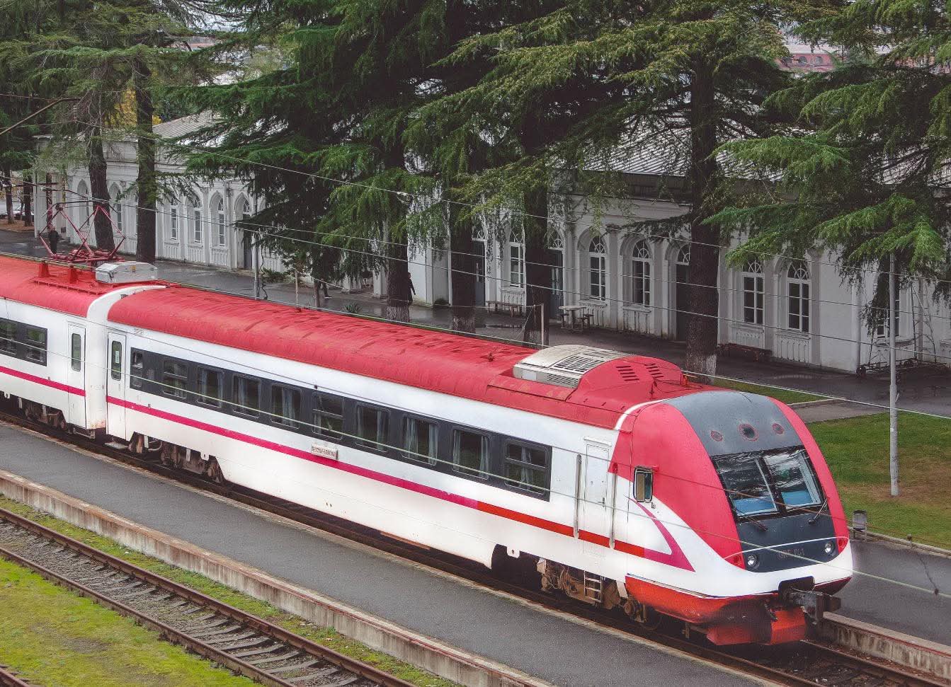 საქართველოს რკინიგზა რეისებს აუქმებს-მიზეზი დიდთოვლობაა