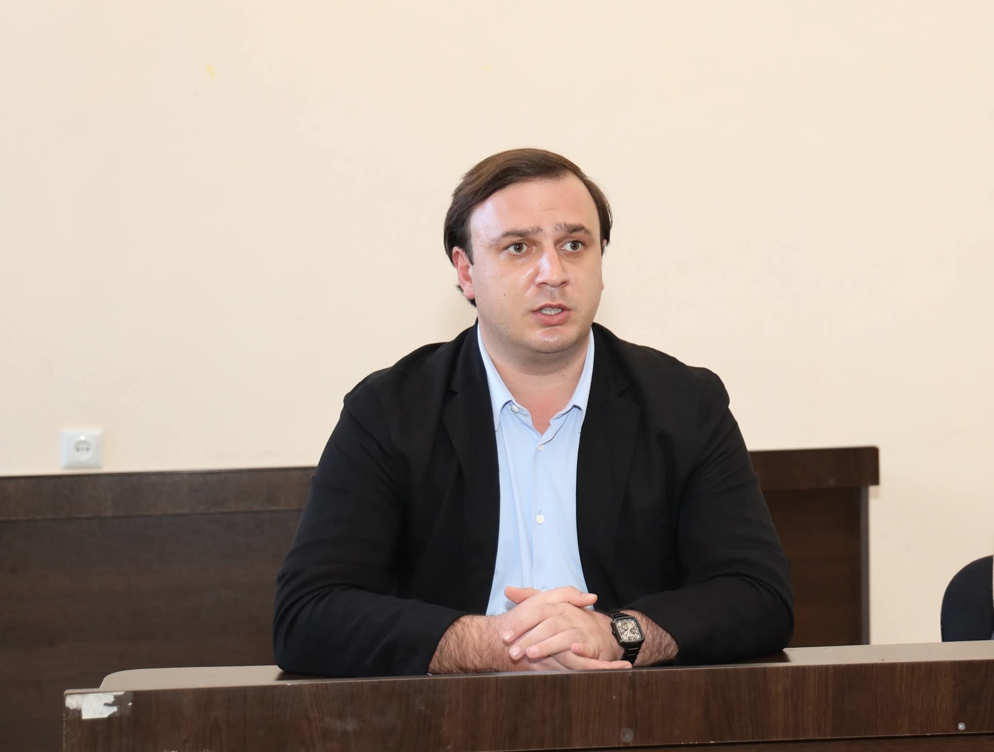 შსს-მ ჩოხატაურის საკრებულოს თავმჯდომარე დააკავა