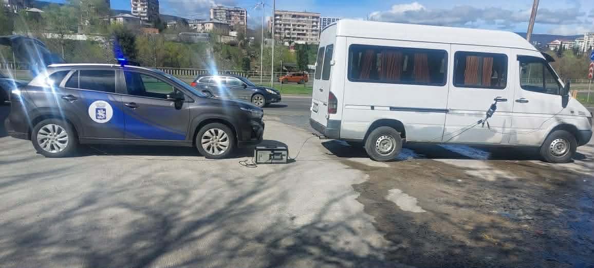 ქუთაისში გამონაბოლქვის დადგენილ ნორმასთან შეუსაბამობის 85 ფაქტი გამოვლინდა-მარტის სტატისტიკა