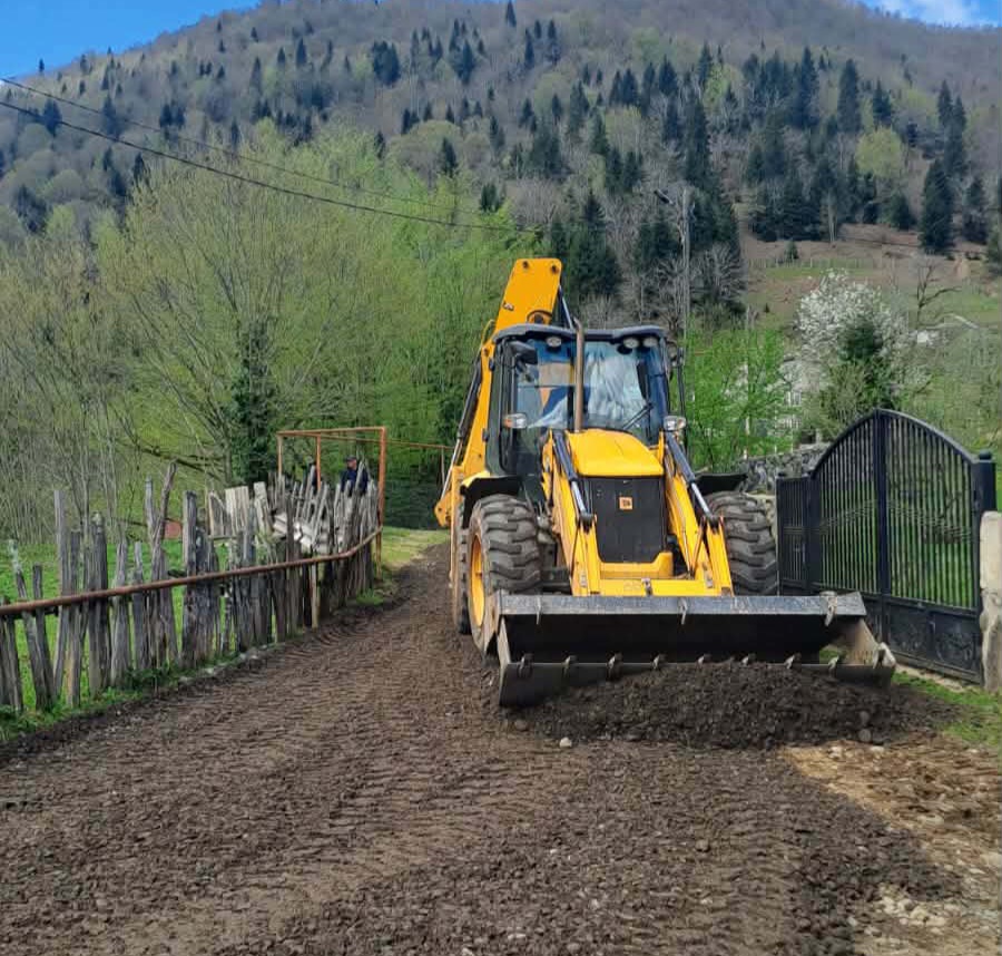 აღდგომის დღესასწაულთან დაკავშირები,ბაღდათში სასაფლაოებთან მისასვლელ გზებს აწესრიგებენ