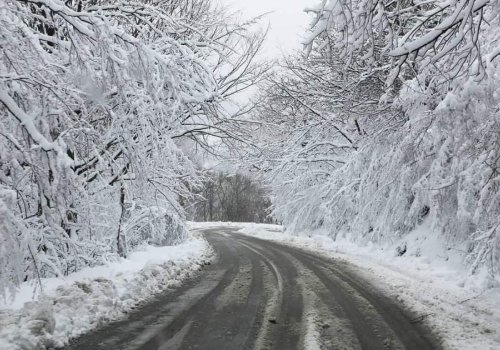 თოვლი,ყინვა,შტორმი და ლიპყინული-საქართველოში უამინდობა კიდევ რამდენიმე დღე გაგრძელდება