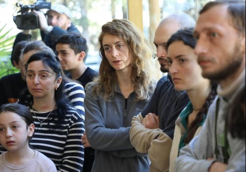 სოფ.კურსებში მეწყერის შედეგად დაზარალებულ მოსახლეობას ხელისუფლების წარმომადგენლები შეხვდნენ 