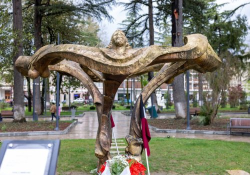 ქუთაისში 9 აპრილს დაღუპულთა ხსოვნას პატივი მიაგეს 